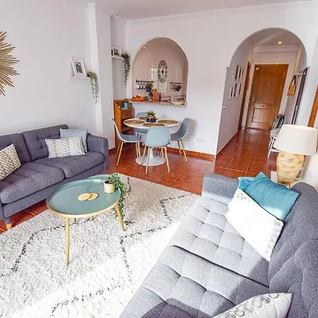 Balcon De Frigiliana: Modern Pool Retreat With Parking Apartment Frigiliana
